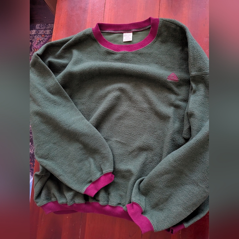 Crewneck Fleece Sweater in Forest Green with Berry Trim